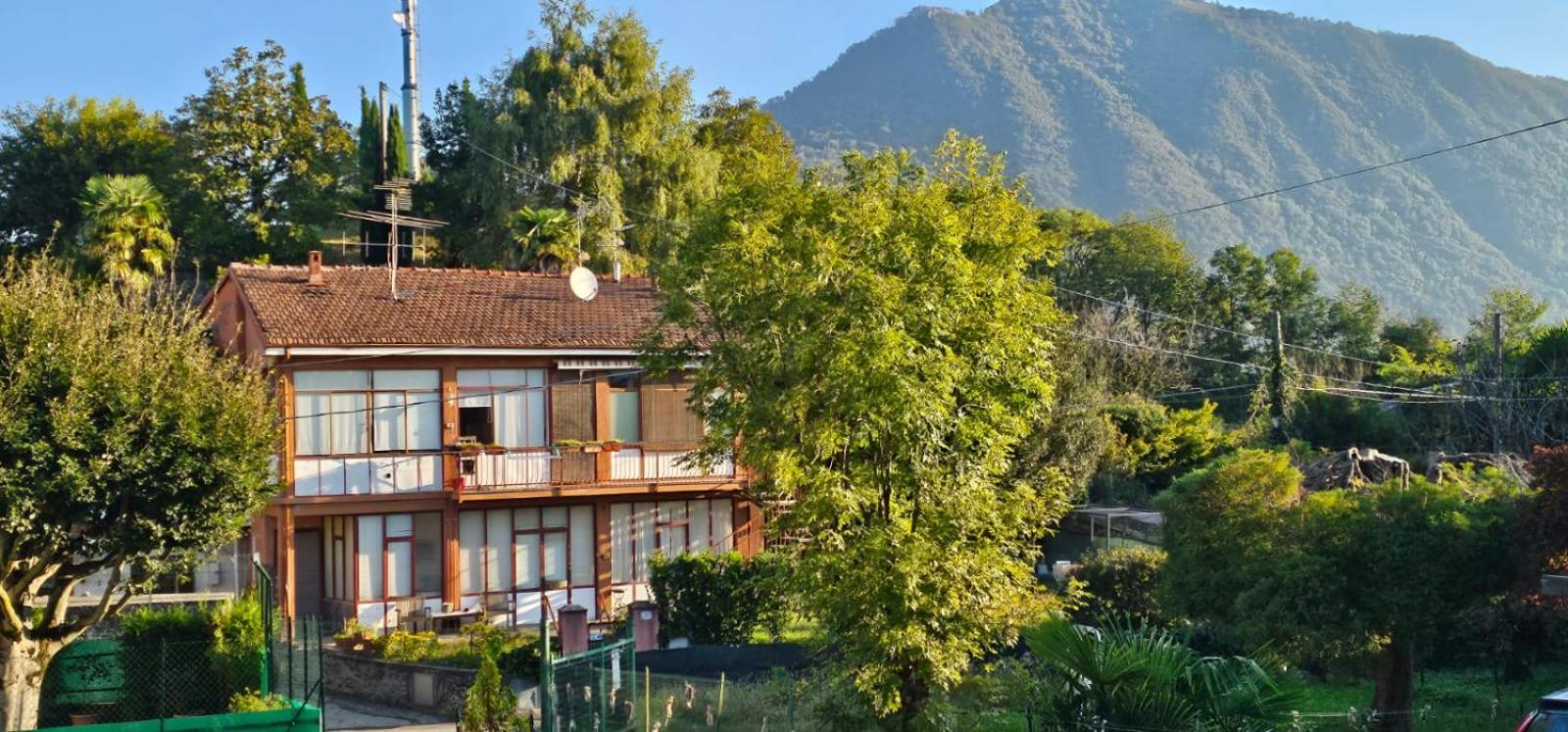 La Casetta Di Anna Laveno Bagian luar foto
